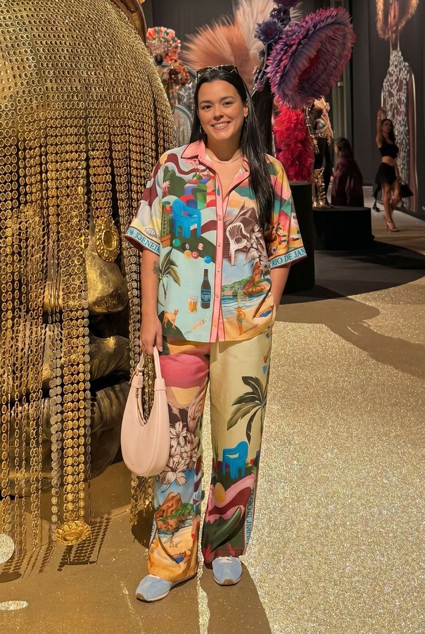 A peça vestida no corpo da cliente